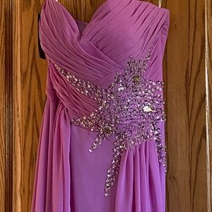 Dress Tells, lilac full length dress with crystals